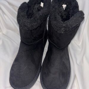Black Women's Shearling-Lined Winter Boots